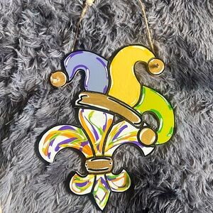 Hand painted wall decor Mardi Gras Fleur de Lis w/ jesters hat! 10 x 8 inches!